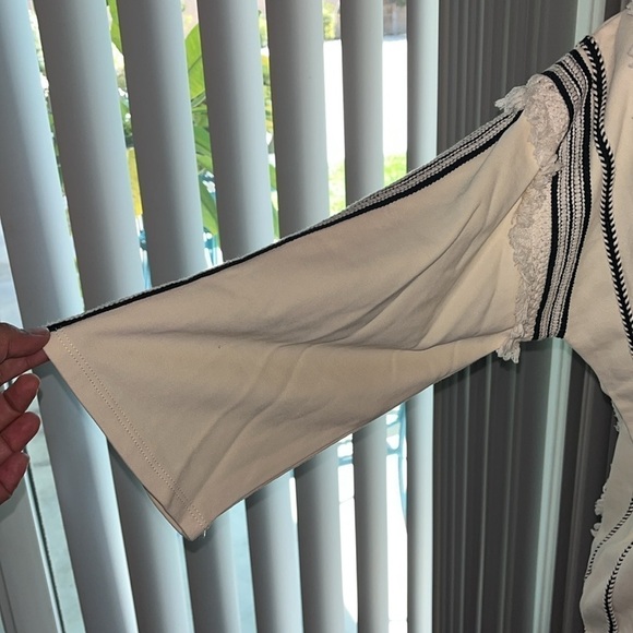 Anthropologie | Eri + Ali Embroidered Top Medium - Picture 2 of 6